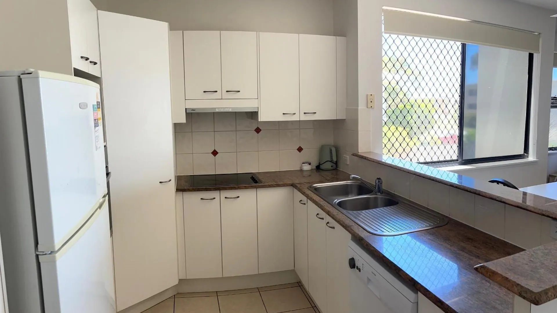 Kings Row Apartments Caloundra Aparthotel