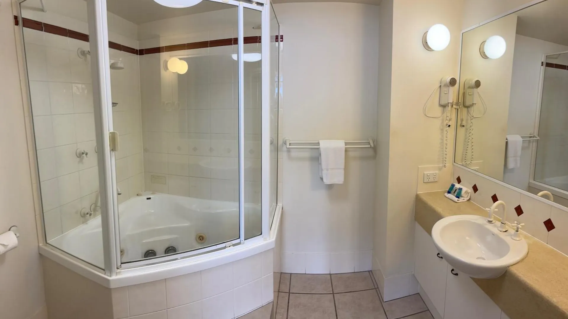 Kings Row Apartments Caloundra Aparthotel