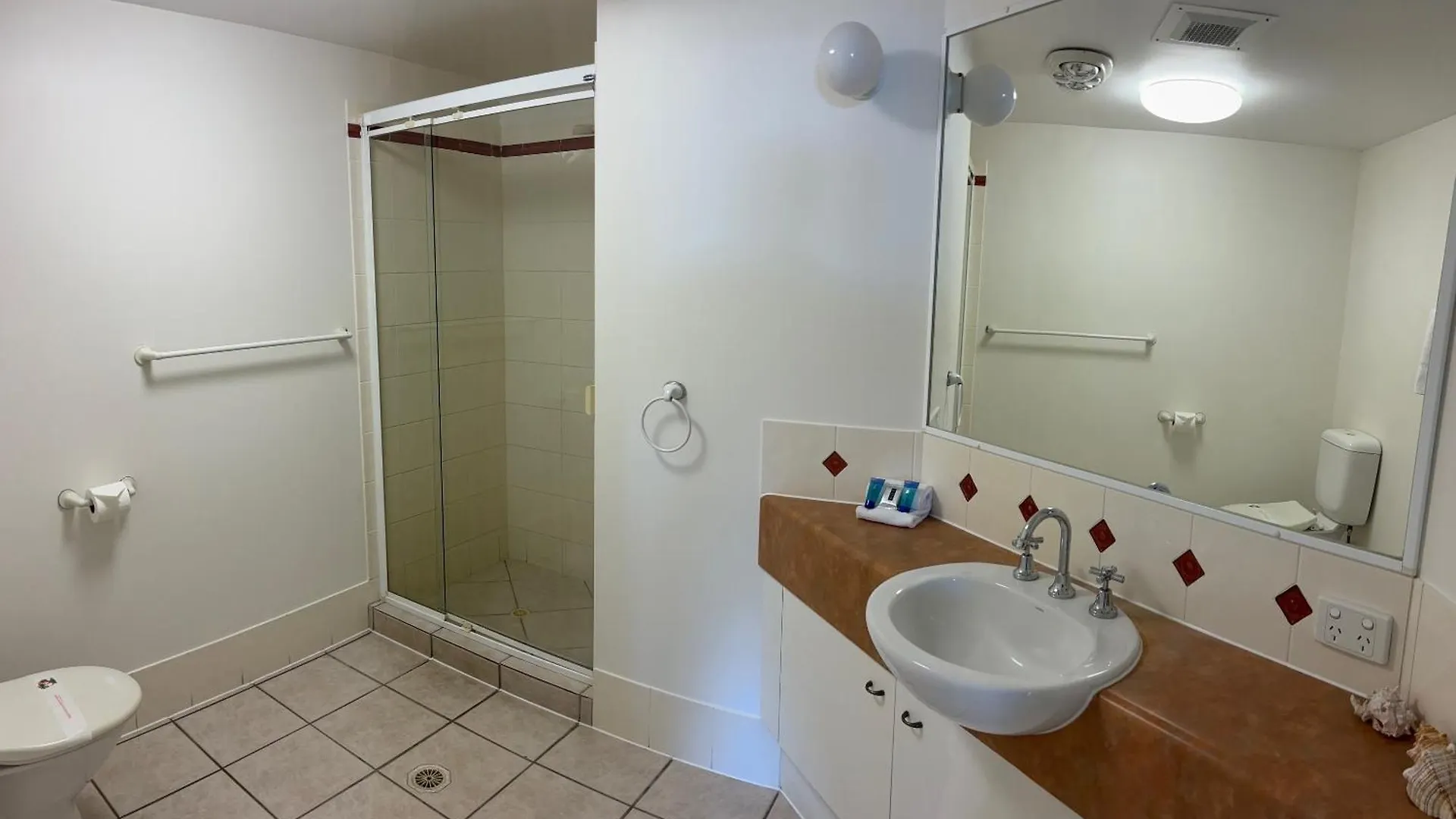 Aparthotel Kings Row Apartments Caloundra